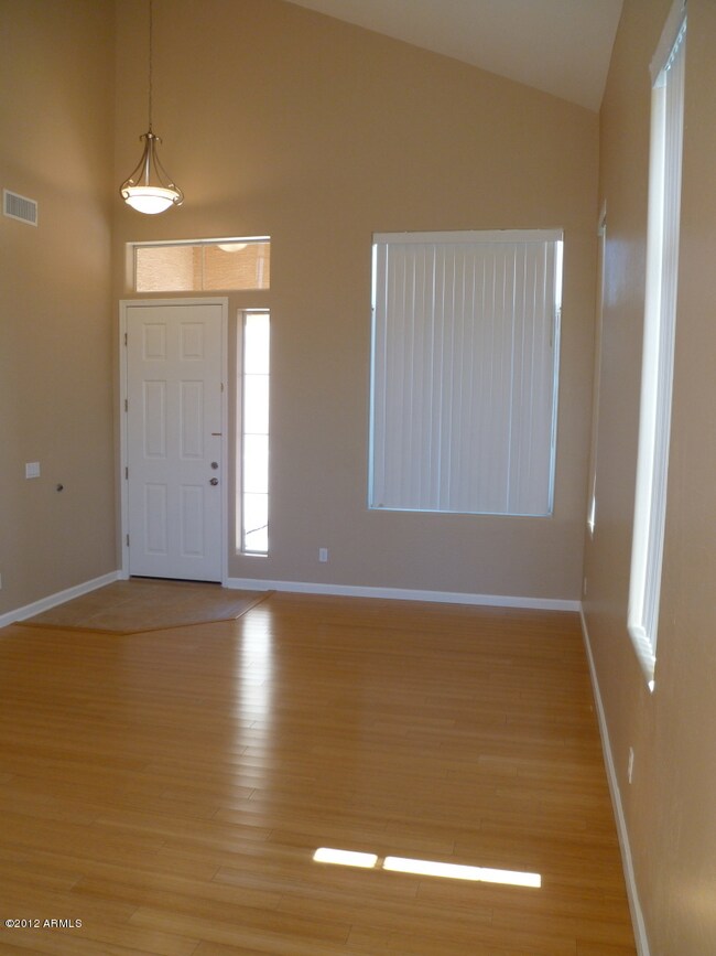 Enrty/Living Room