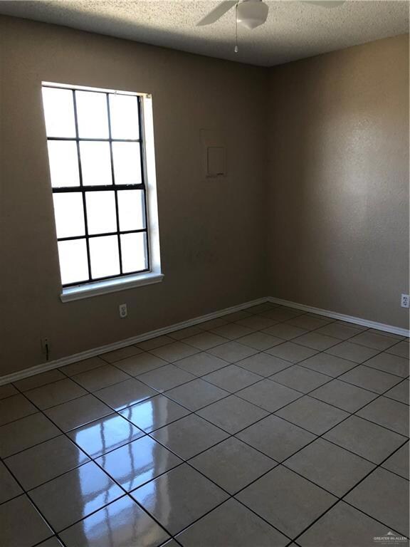 1000 W Caffery Ave unit A7, Pharr, TX 78577 - photo 3