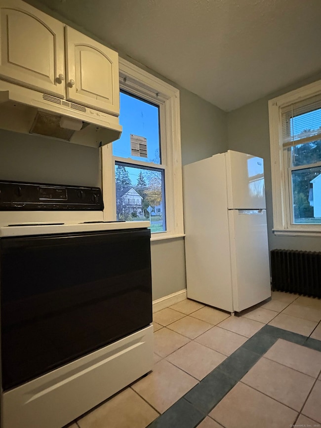 449 Newfield St unit 4, Middletown, CT 06457 - photo 3