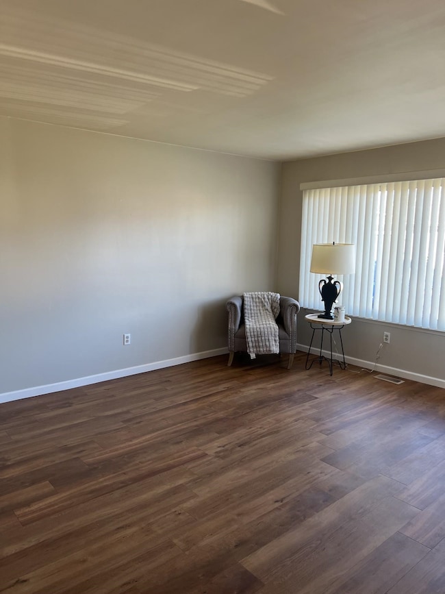 47479 Lizabeth Dr, New Baltimore, MI 48047 - photo 5