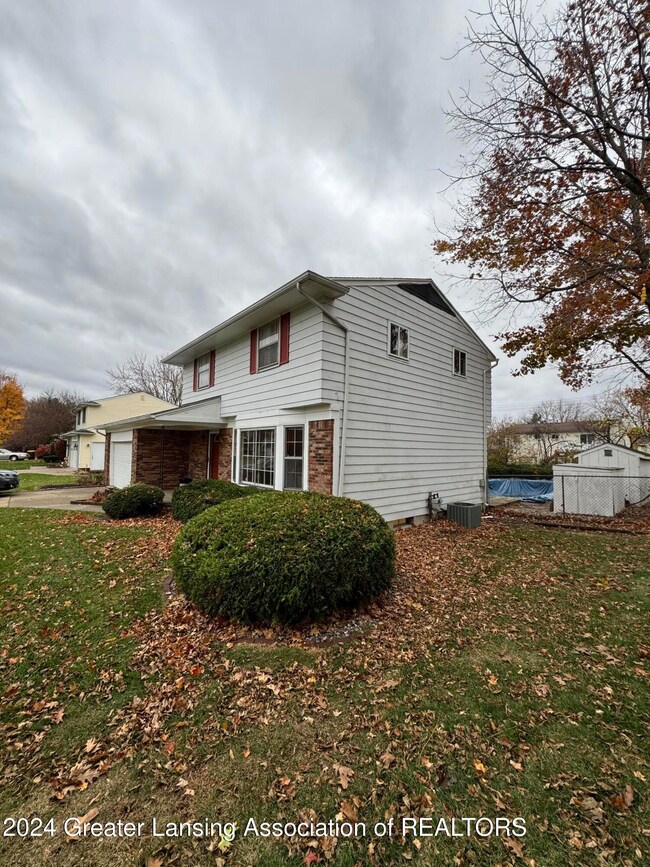 1136 Arlington Dr, Lansing, MI 48917 - photo 2