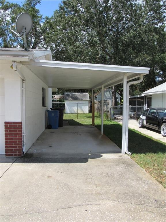 6802 Cresthill Ct, Tampa, FL 33615 - photo 4