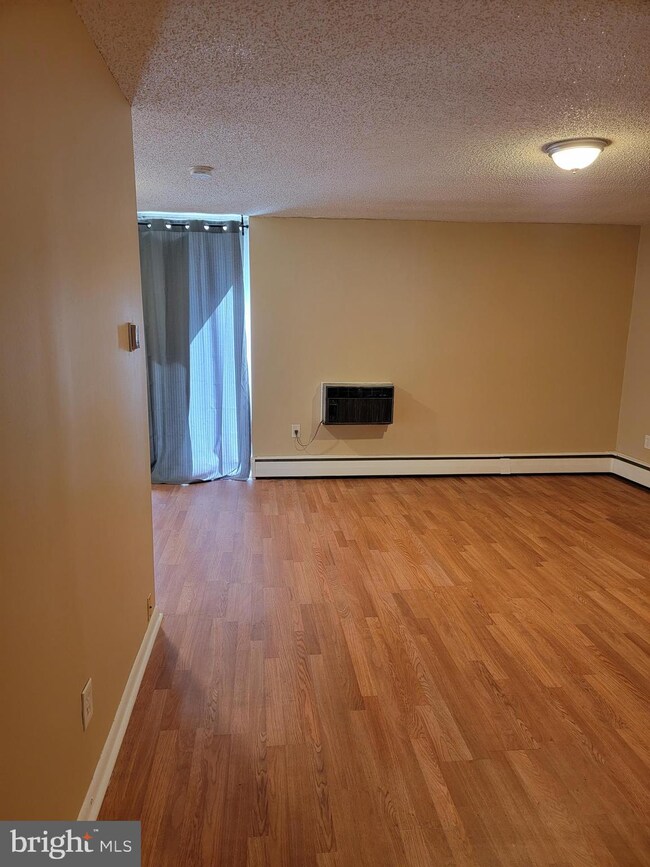 100 E Glenolden Ave unit F7, Glenolden, PA 19036 - photo 7