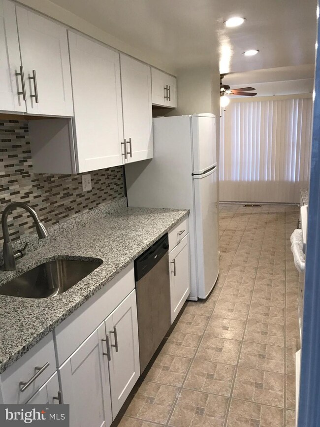 6059 Bonnie Bern Ct, Burke, VA 22015 - photo 2