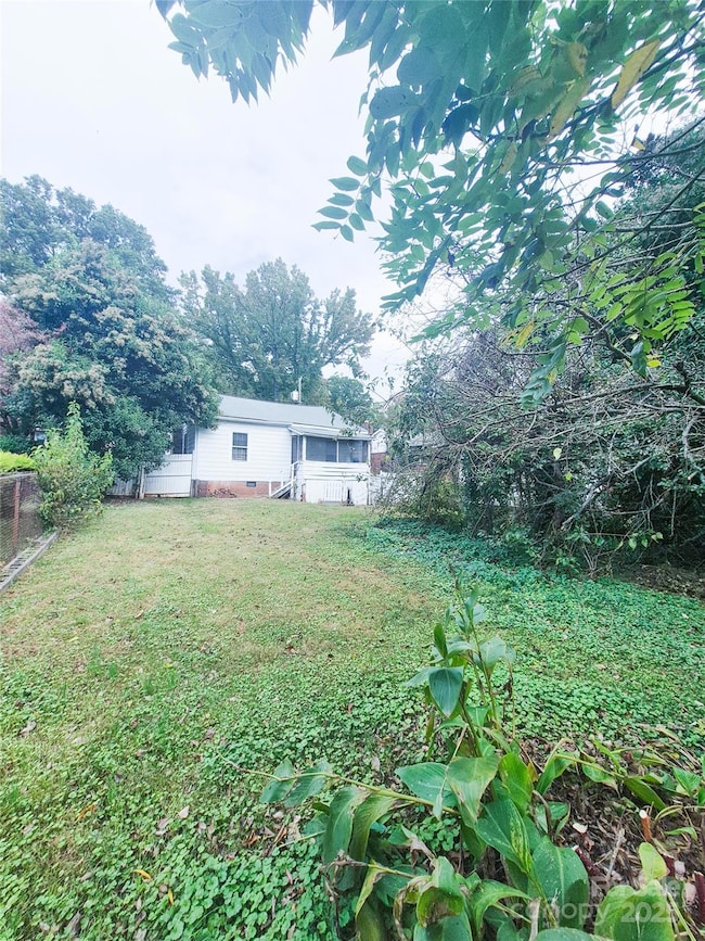 2015 St Paul St, Charlotte, NC 28216 - photo 3