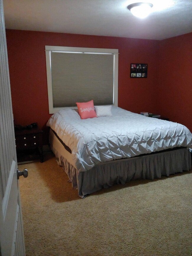 1054 Serenity Ridge Dr unit 6, Wayland, MI 49348 - photo 3