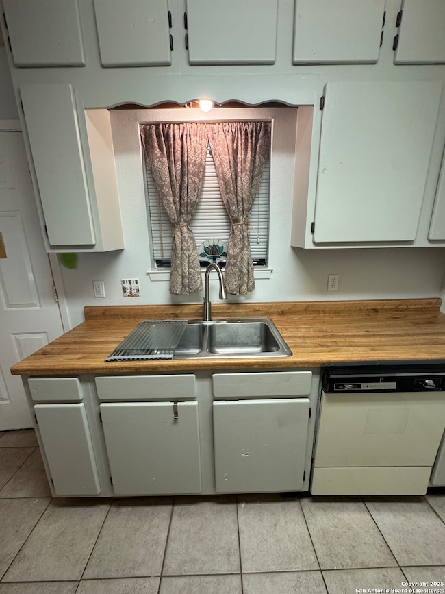 305 S Archer St unit B2, Beeville, TX 78102 - photo 6