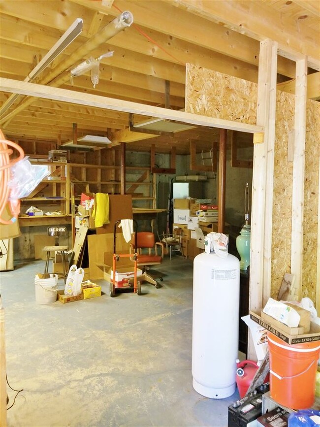 714 Brackett Rd, Sanbornville, NH 03872 - photo 7