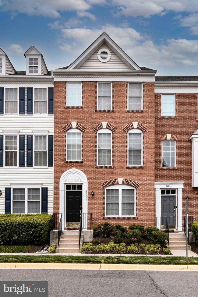 42844 Sykes Terrace, Chantilly, VA 20152 - photo 4