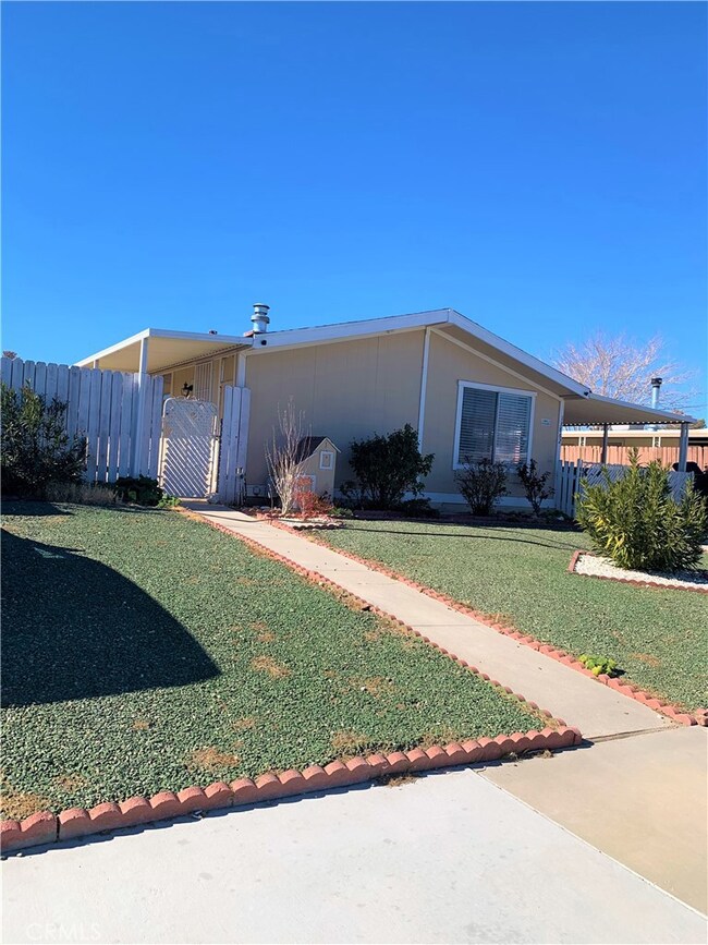 13862 Victoria Dr, Victorville, CA 92395 - photo 3