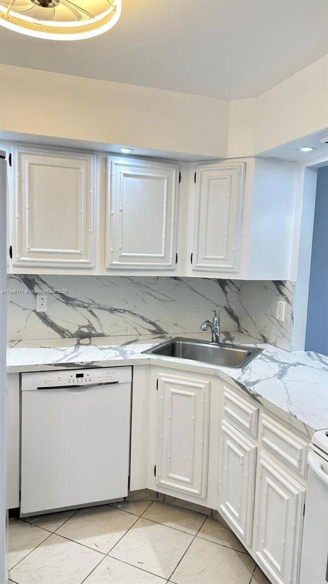 701 Three Islands Blvd unit 315, Hallandale Beach, FL 33009 - photo 4