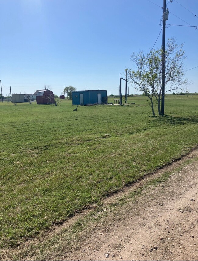 591 W Red Snapper Dr, Palacios, TX 77465 - photo 2