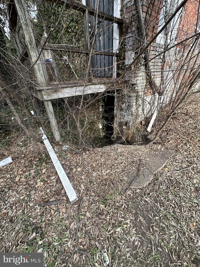 526 N Arlington Ave, Baltimore, MD 21223 - photo 4