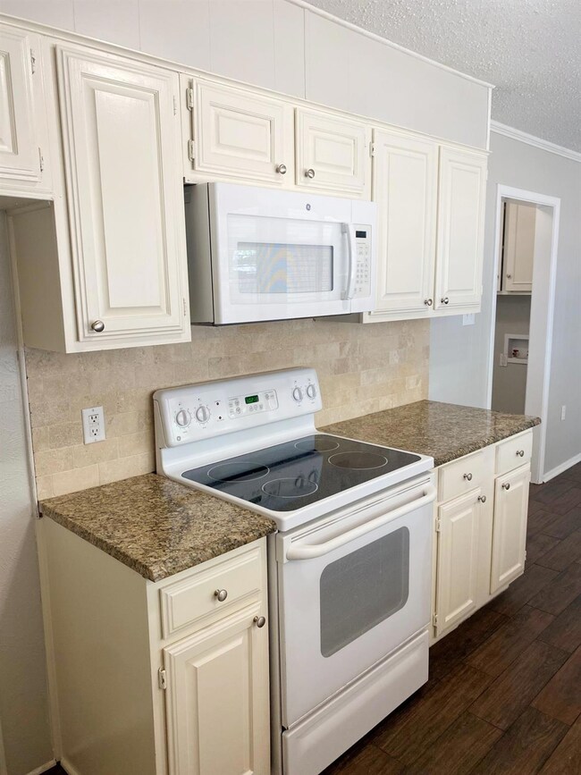 5520 Galway Ln, North Richland Hills, TX 76180 - photo 7