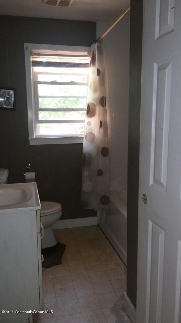 605DeerHeadLakeDrBathroom0620