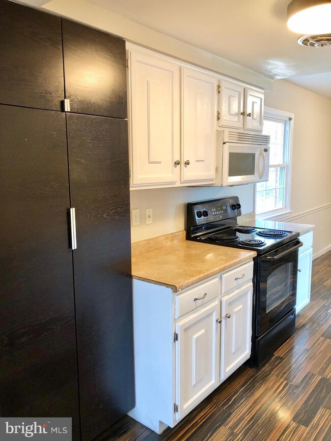 2242 Fort Pickens Ct unit A, Dumfries, VA 22026 - photo 6