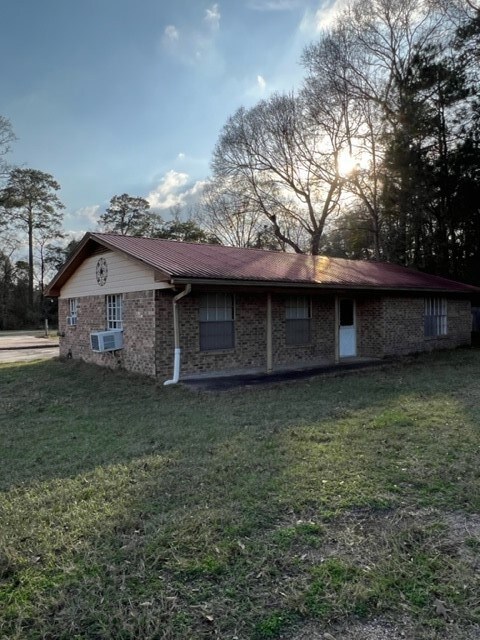 26040 E Holly Ln, Splendora, TX 77372 - photo 3