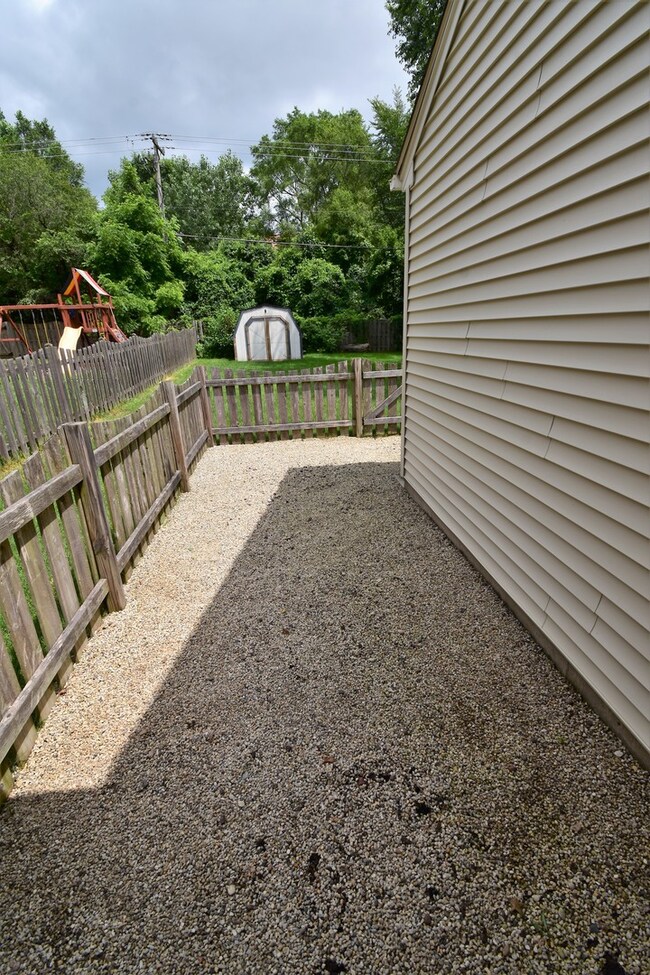 1445 Charles Ave, Algonquin, IL 60102 - photo 5