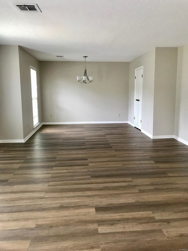 Spacious Formal Living / Dining Room