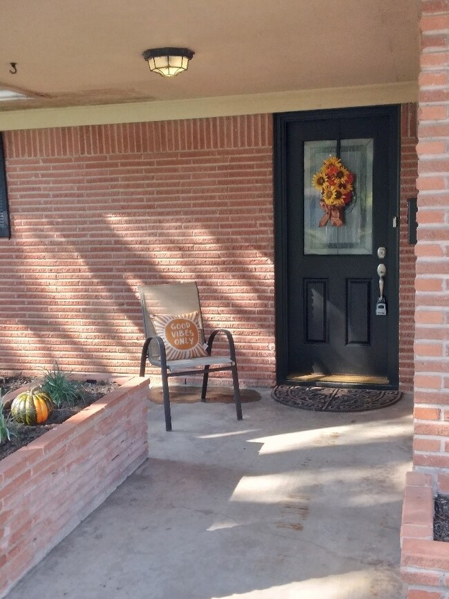 1703 Willowby Dr, Houston, TX 77008 - photo 2