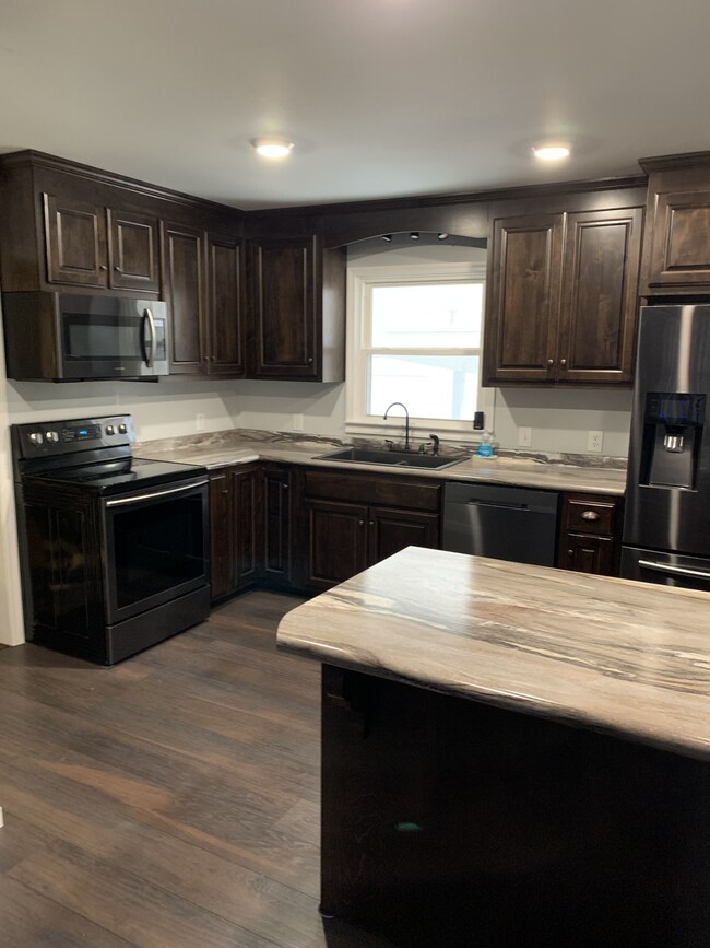 205 Ligon Dr, Shelbyville, TN 37160 - photo 3