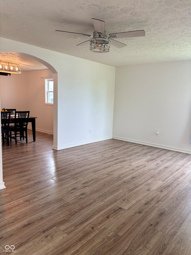 104 E Wabash St, Wingate, IN 47994 - photo 4