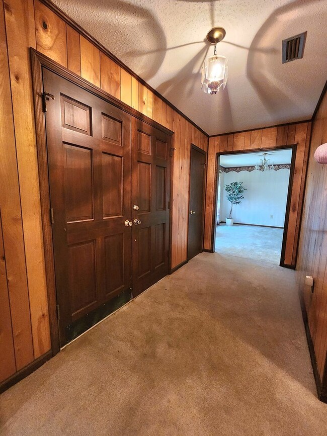 109 Taylor Cir, Fitzgerald, GA 31750 - photo 3