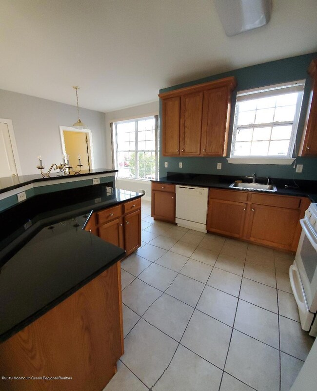 382 TH KITCHEN
