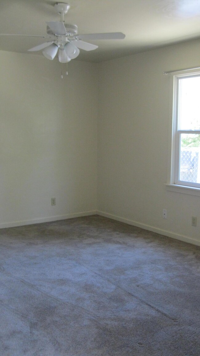 1035 State St, Redding, CA 96001 - photo 6