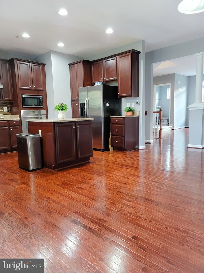 3835 Cullingworth Rd, Burtonsville, MD 20866 - photo 3