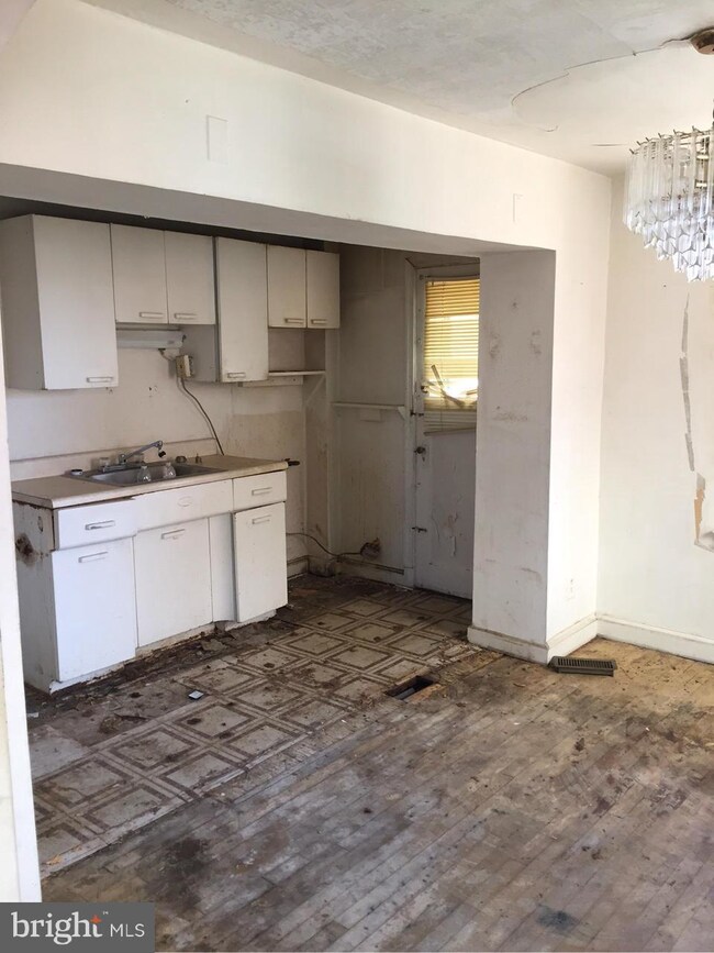 3325 Kentucky Ave, Baltimore, MD 21213 - photo 4