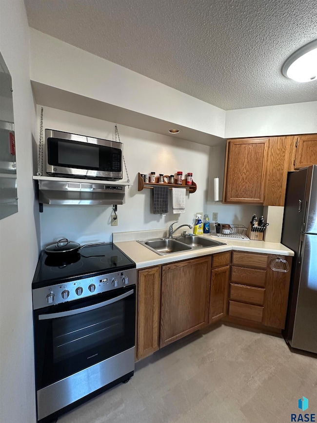 200 S Freeman Ave unit 206, Luverne, MN 56156 - photo 3