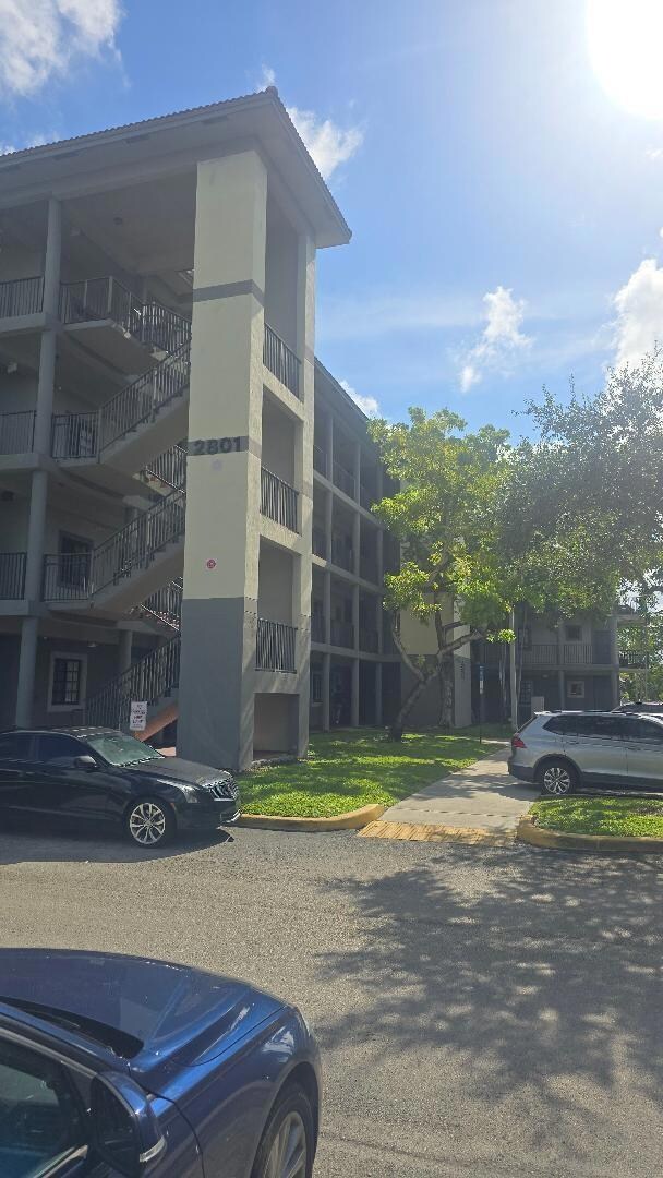 2801 Riverside Dr unit 107S, Coral Springs, FL 33065 - photo 3