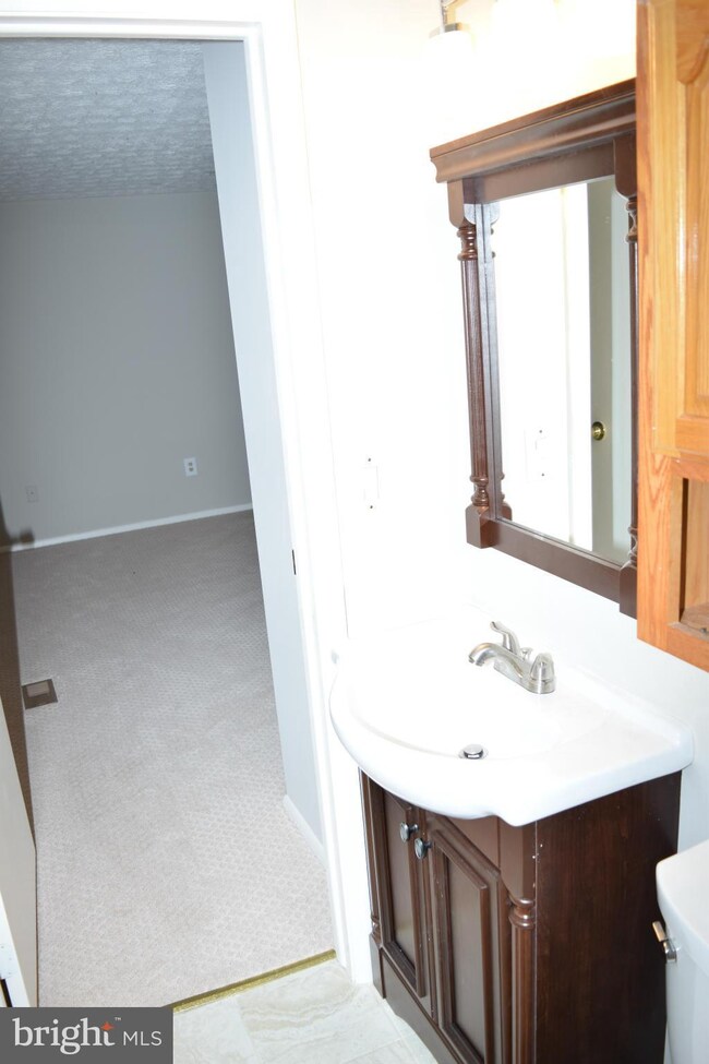 9421 Northgate Rd, Laurel, MD 20723 - photo 7