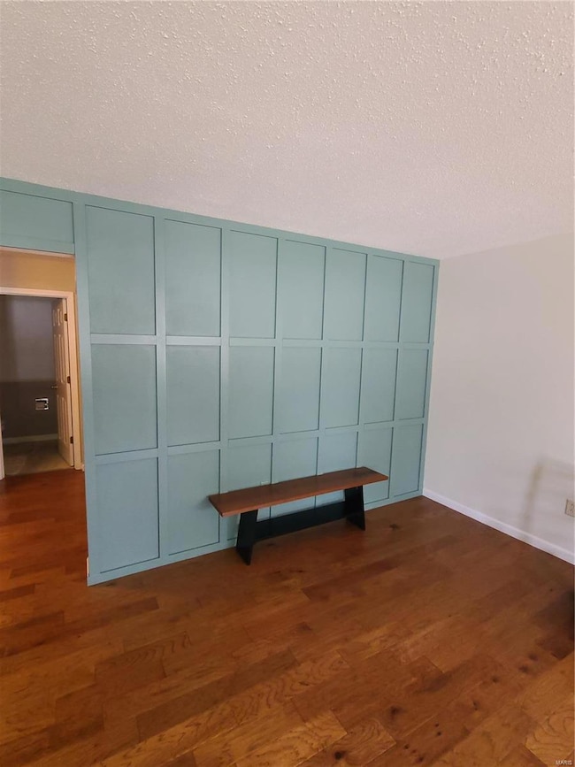 Living Room with Beautiful Accent Wall