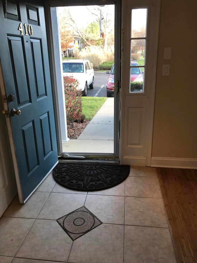 410 Indigo Ct, Morganville, NJ 07751 - photo 4