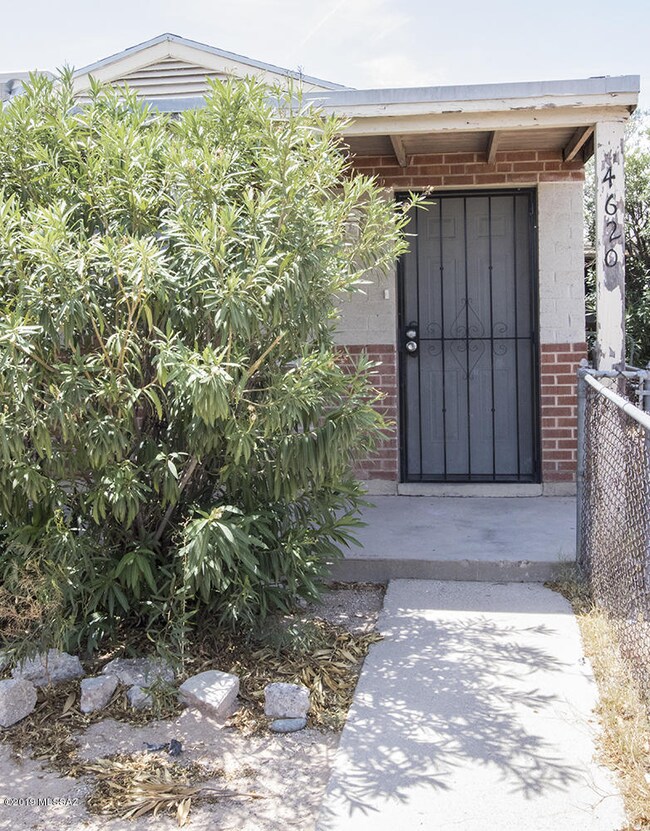 4618 E Montecito St, Tucson, AZ 85711 - photo 2