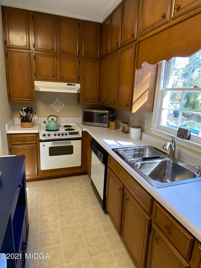 Lots of Cabinets