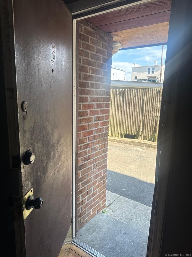 240 Oak St unit 3, Bridge Port, CT 06604 - photo 7