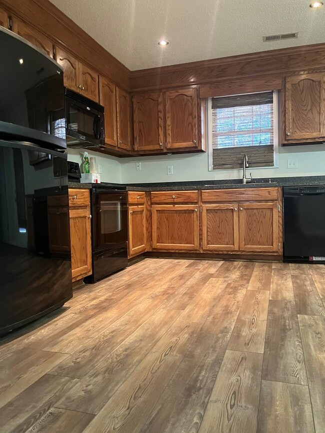 2745 Navigator Cir, Dalzell, SC 29040 - photo 6