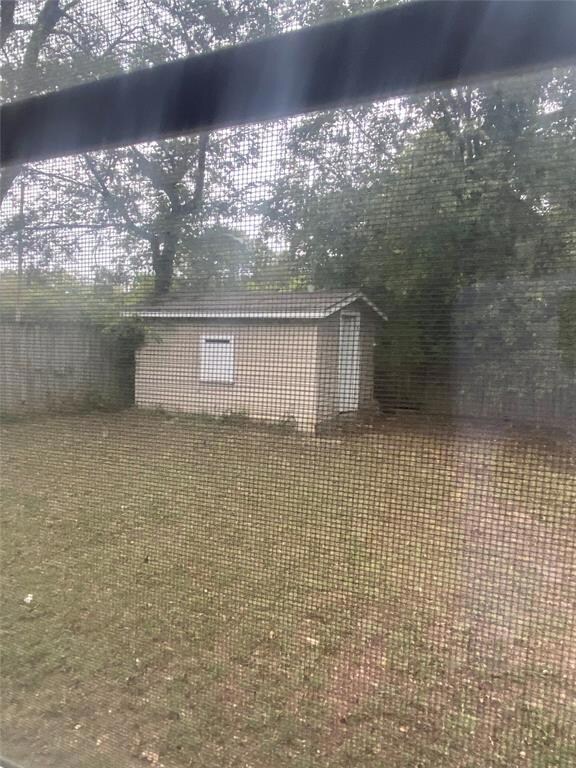 1301 N Weaver St, Gainesville, TX 76240 - photo 2