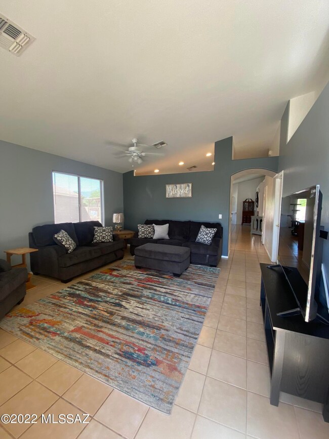 living rm IMG_9426