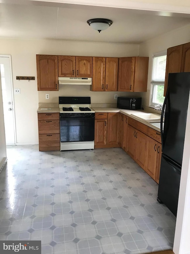 46 E Lemon St, Lititz, PA 17543 - photo 4