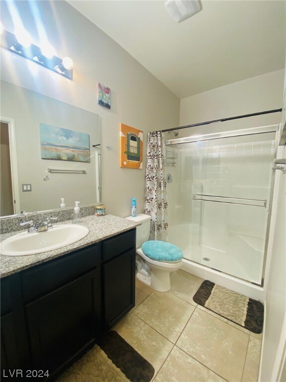Full downstairs bathroom