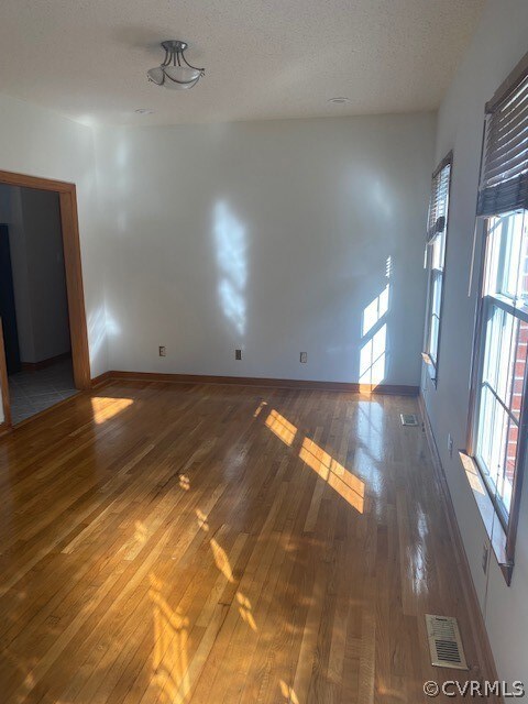 18630 Templeton Rd, Disputanta, VA 23842 - photo 4