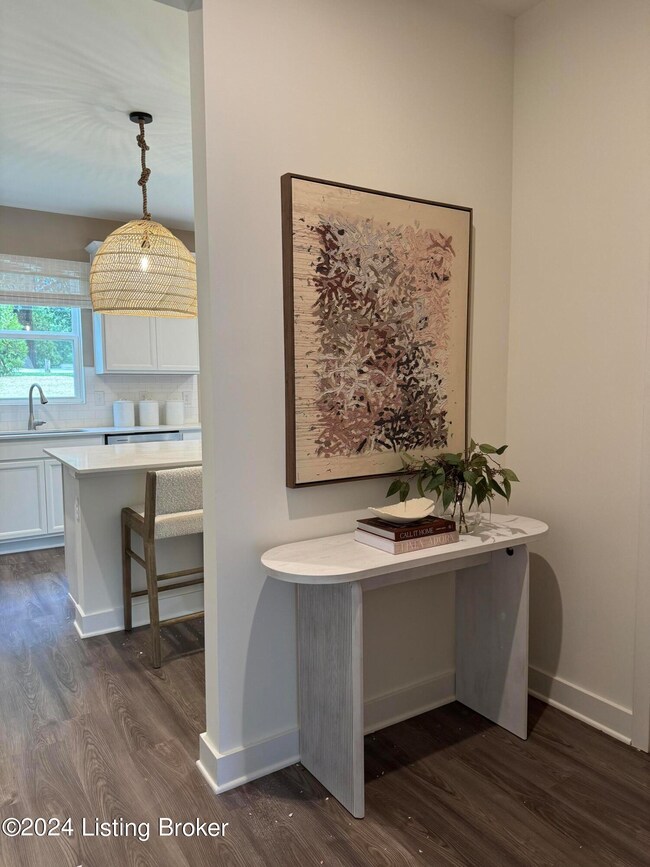 8407 Fairmount Rd, Louisville, KY 40291 - photo 5