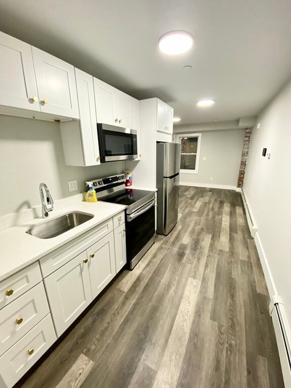 189 E Merrimack St unit 13, Lowell, MA 01852 - photo 3