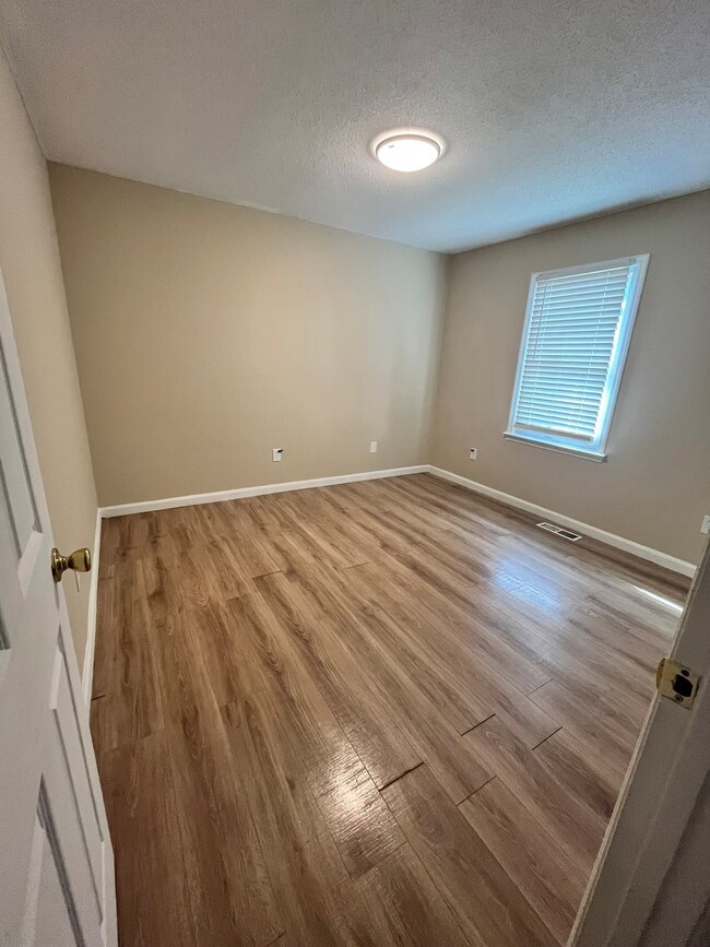 418 Woods Edge Rd, Winchester, TN 37398 - photo 4