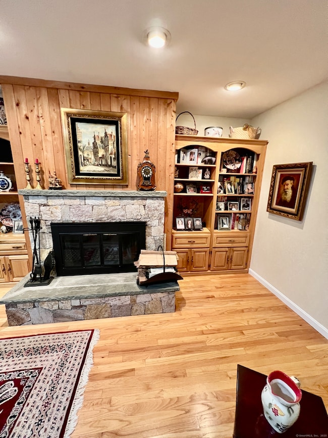 389 Trailsend Dr, Torrington, CT 06790 - photo 4