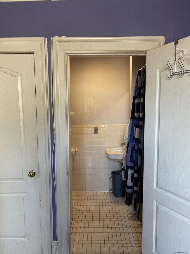 352 State St unit 3D, Albany, NY 12210 - photo 6